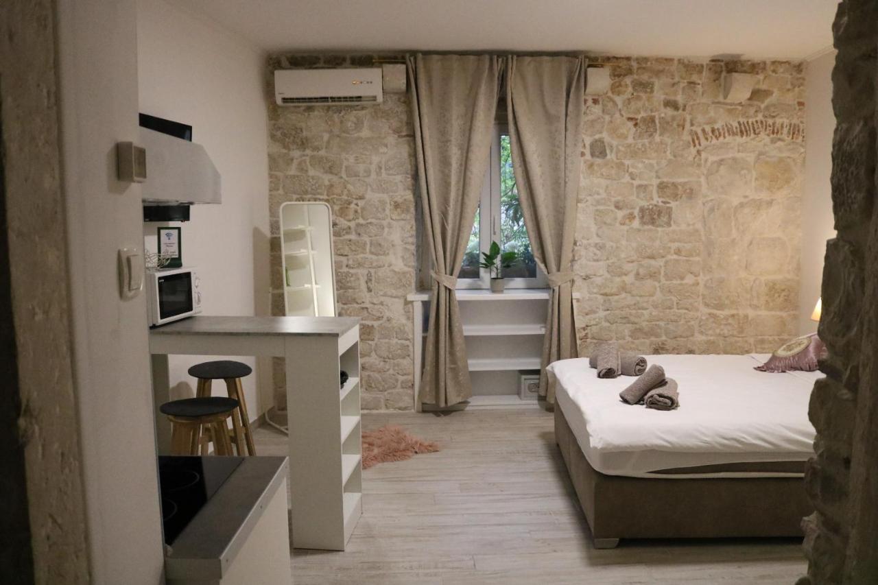 Studios Kadena Trogir - 18Th Century Stone House Eksteriør bilde