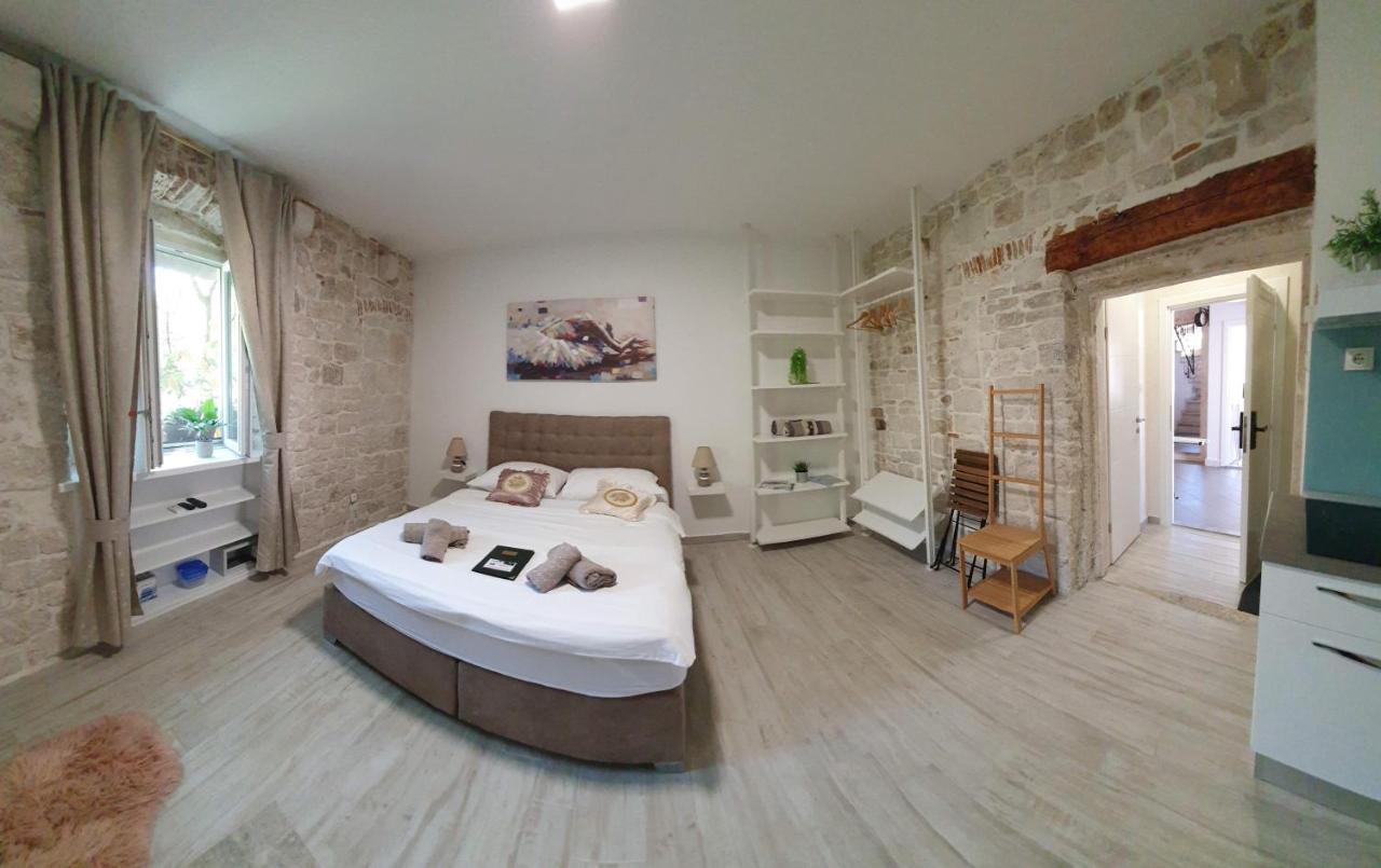 Studios Kadena Trogir - 18Th Century Stone House Eksteriør bilde