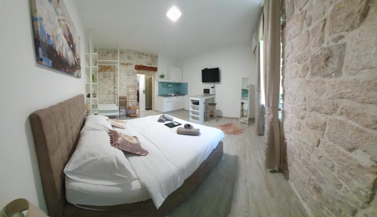 Studios Kadena Trogir - 18Th Century Stone House Eksteriør bilde