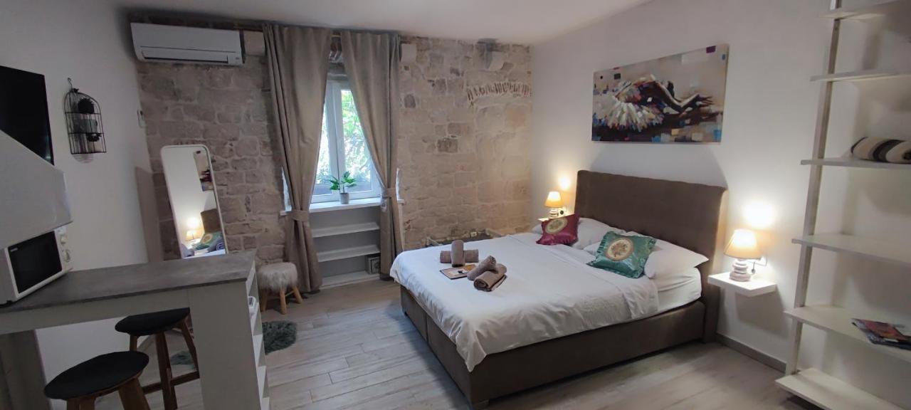 Studios Kadena Trogir - 18Th Century Stone House Eksteriør bilde