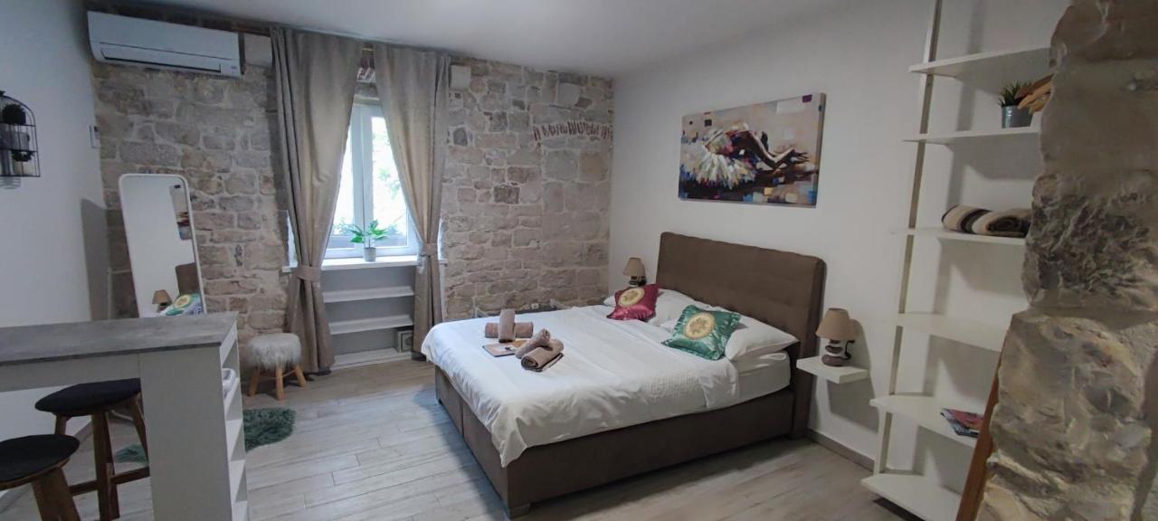 Studios Kadena Trogir - 18Th Century Stone House Eksteriør bilde