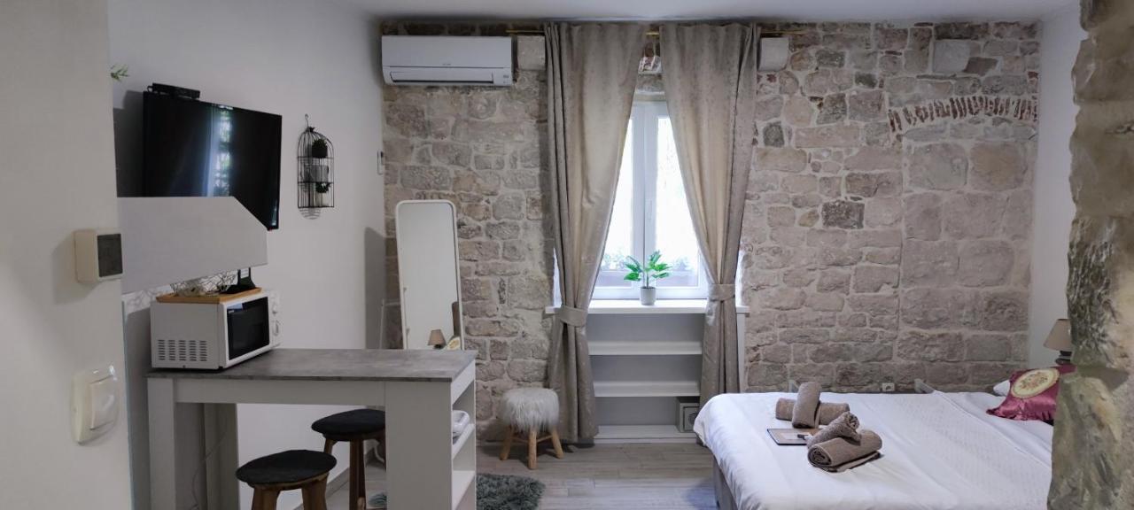 Studios Kadena Trogir - 18Th Century Stone House Eksteriør bilde