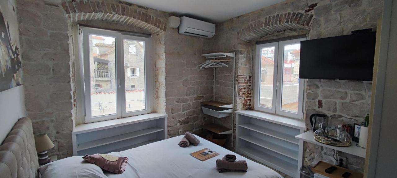 Studios Kadena Trogir - 18Th Century Stone House Eksteriør bilde