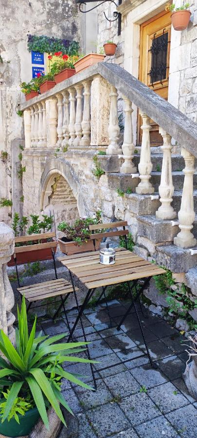 Studios Kadena Trogir - 18Th Century Stone House Eksteriør bilde