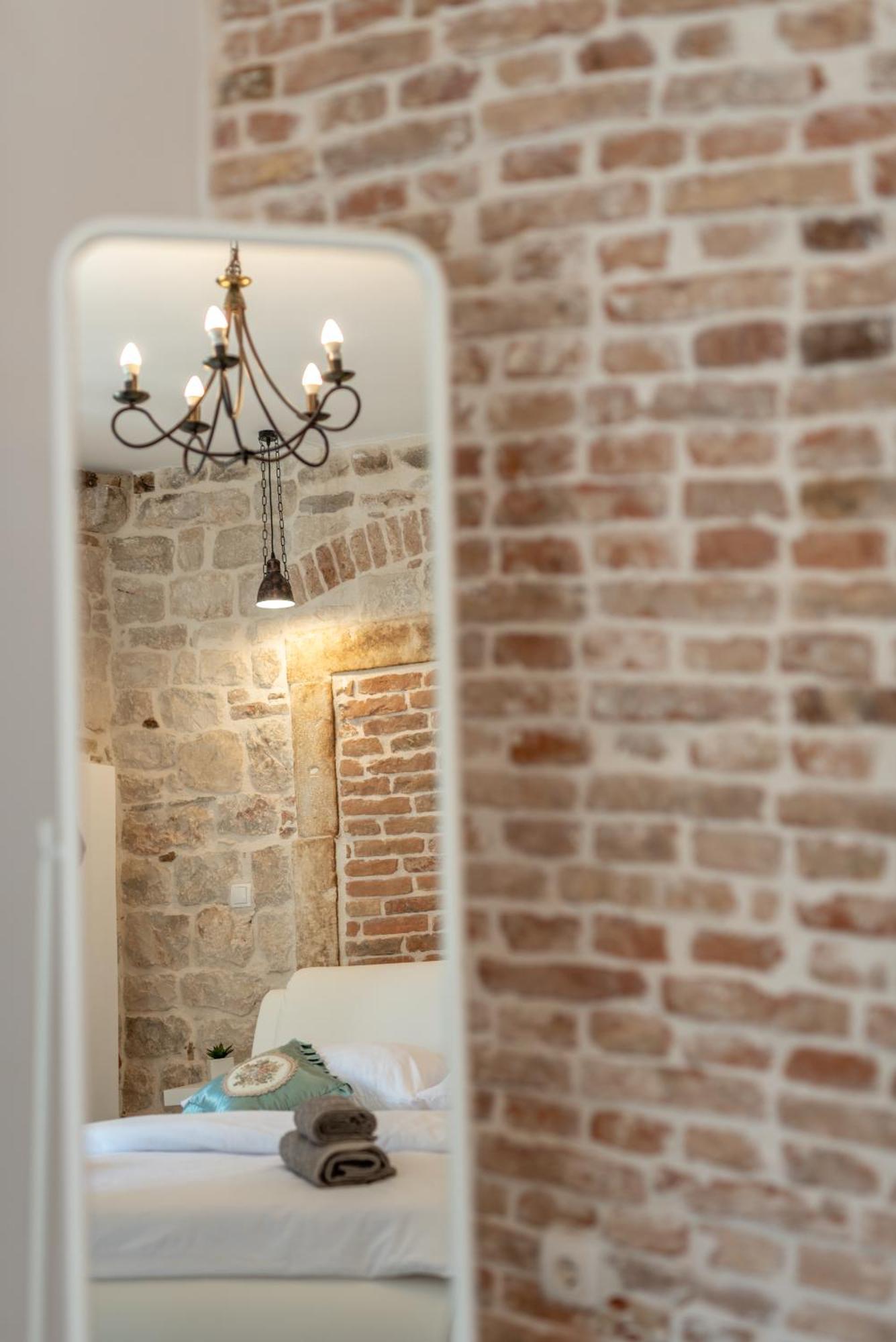 Studios Kadena Trogir - 18Th Century Stone House Eksteriør bilde