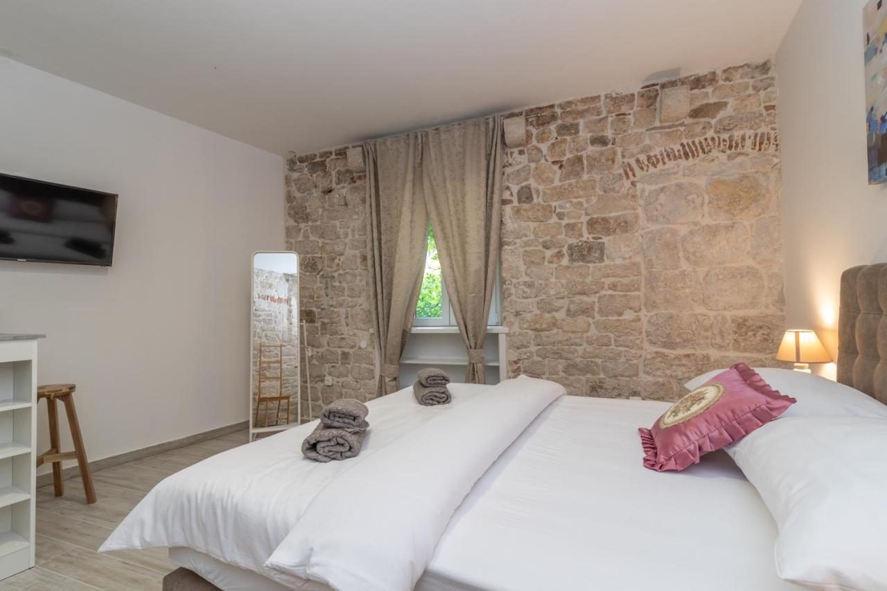 Studios Kadena Trogir - 18Th Century Stone House Eksteriør bilde