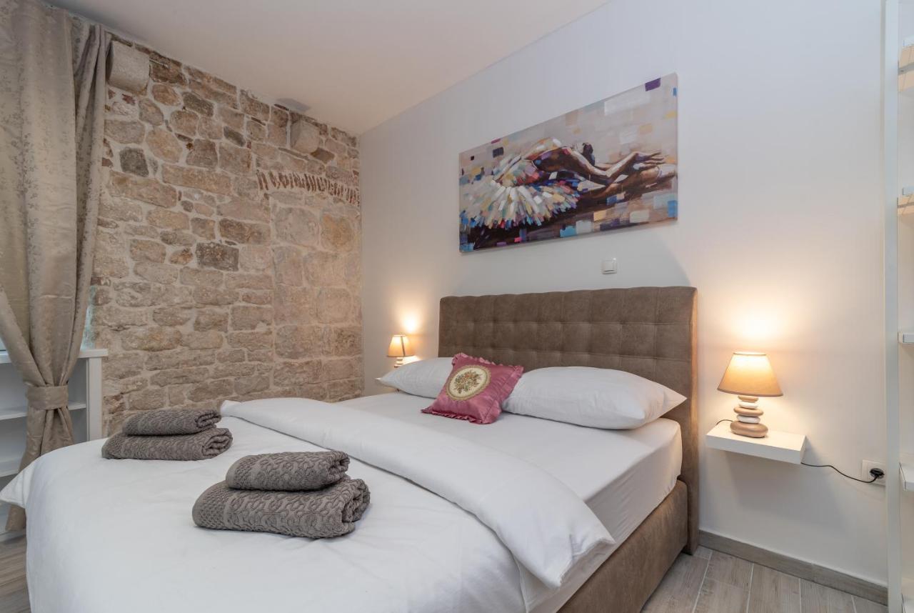 Studios Kadena Trogir - 18Th Century Stone House Eksteriør bilde