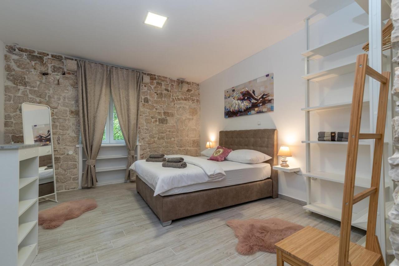 Studios Kadena Trogir - 18Th Century Stone House Eksteriør bilde