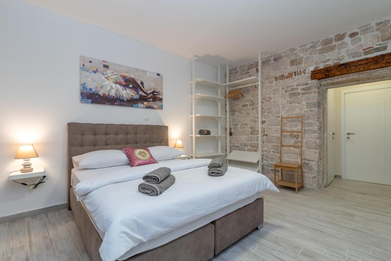 Studios Kadena Trogir - 18Th Century Stone House Eksteriør bilde