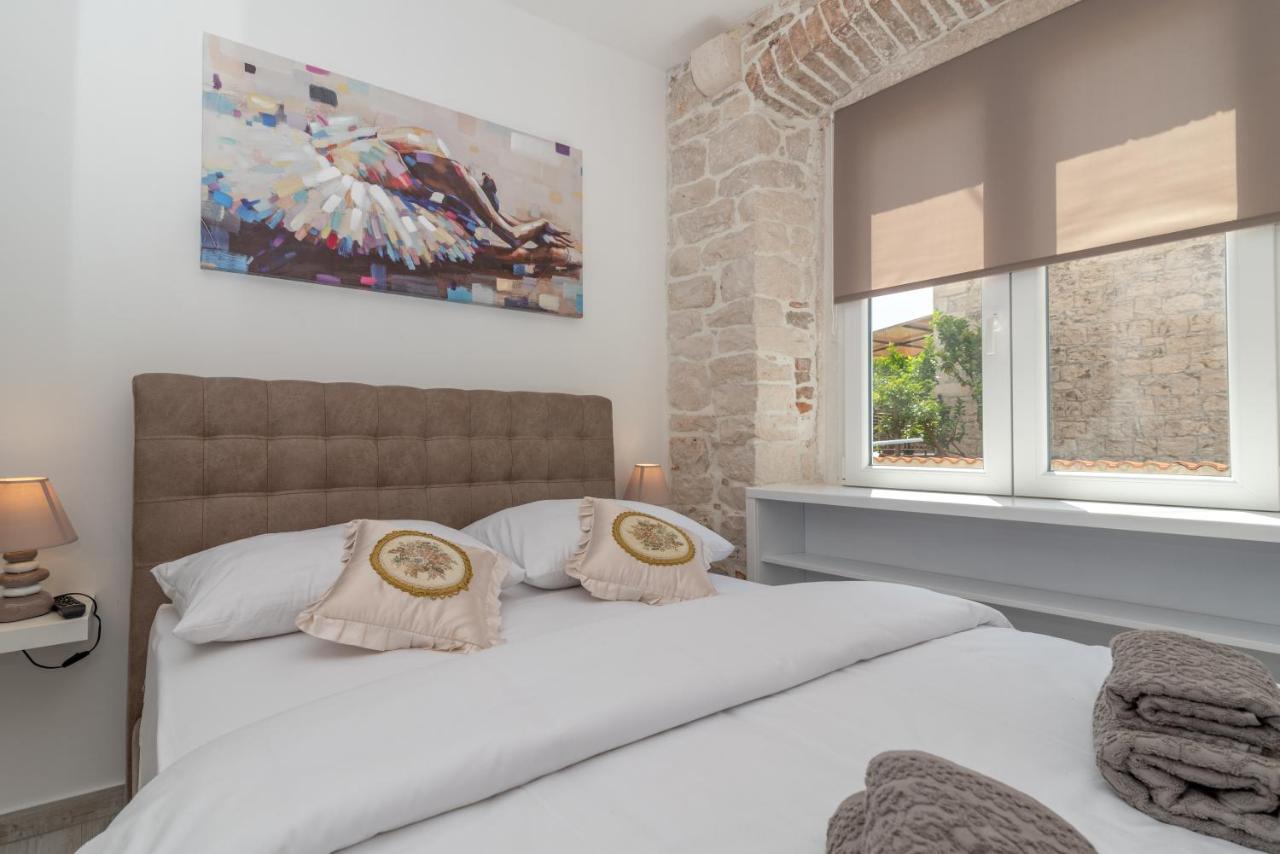 Studios Kadena Trogir - 18Th Century Stone House Eksteriør bilde